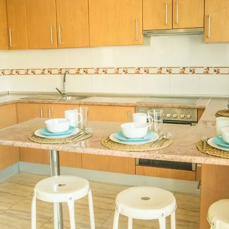 Two Bedroom In Mar! Free Parking! Pm109 *