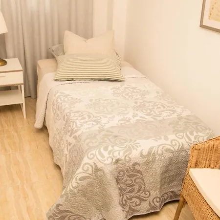 Two Bedroom In Mar! Free Parking! Pm109 * パルム・マール