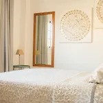 Two Bedroom In Mar! Free Parking! Pm109 *